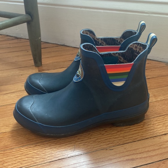 Pendleton Rain Boots - Picture 2 of 5